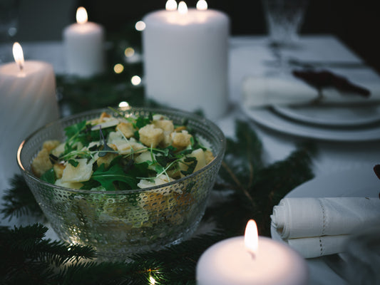 caesar sallaatti joulupöydässä