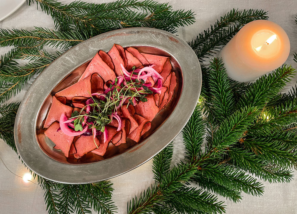 Savustettua härkäpastramia ja punasipulihilloketta  M G